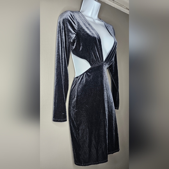 FASHION NOVA Charcoal Velvet Mini Dress. Size: Small - Picture 7 of 14